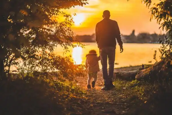 image of dad and child - parental alienation 